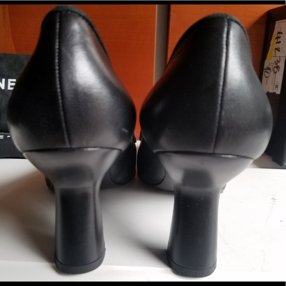 Classic CHANEL Black heels with bow - Picture 3 of 8